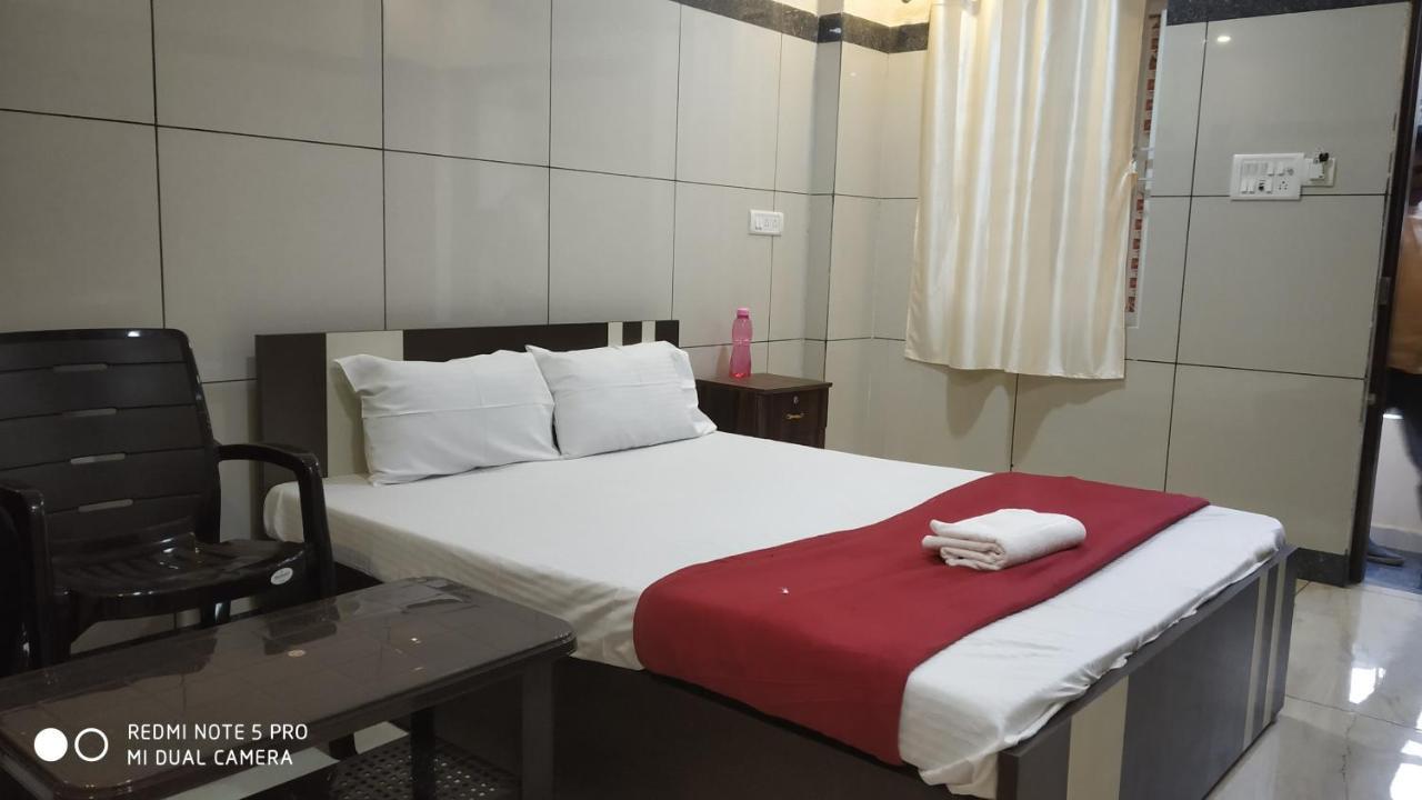 Sar Raj S R Residency Bed & Breakfast Vellore Room photo